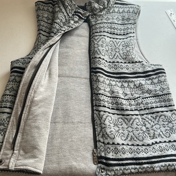 Coldwater Creek, Gray & Black, Zip Up Sweater Vest, Size Small - Picture 6 of 8